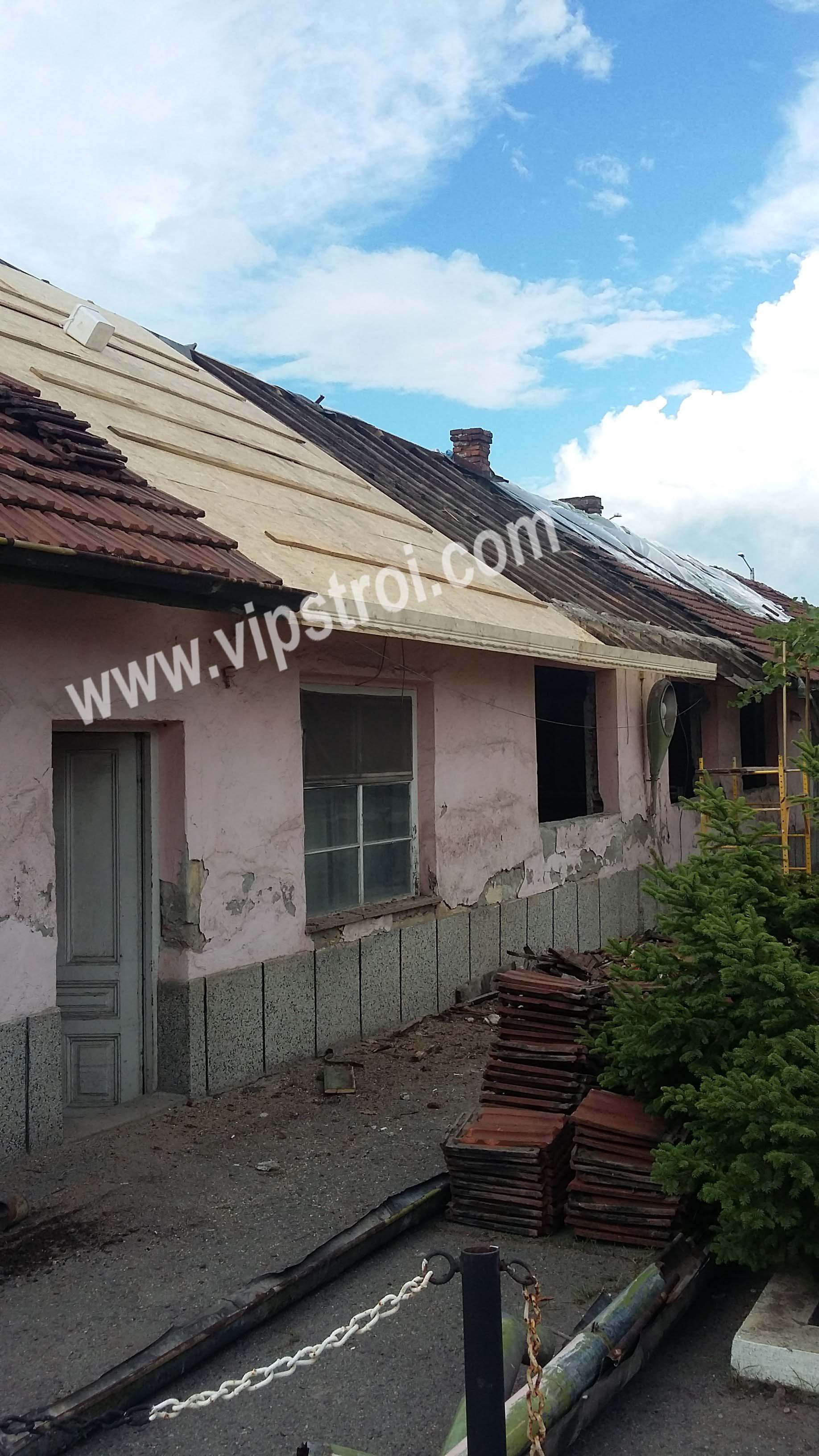 Обновяване на покрив върху стари греди - общ. Симитли - снимка 3